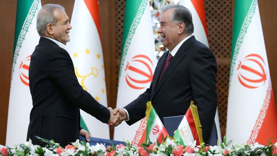 Iranian and Tajik presidents sign historic memoranda of agreement